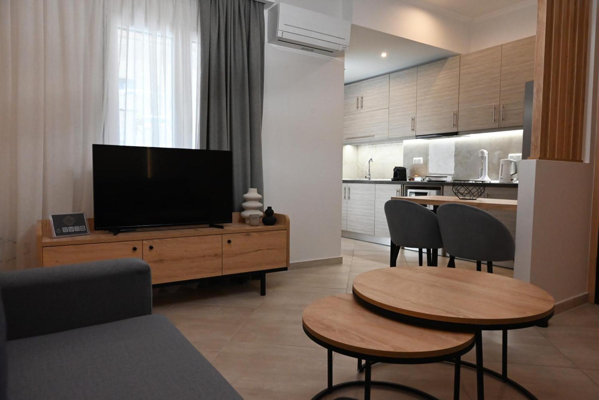 Mouson Luxury Suite With Free Private Parking Kavála Exterior photo