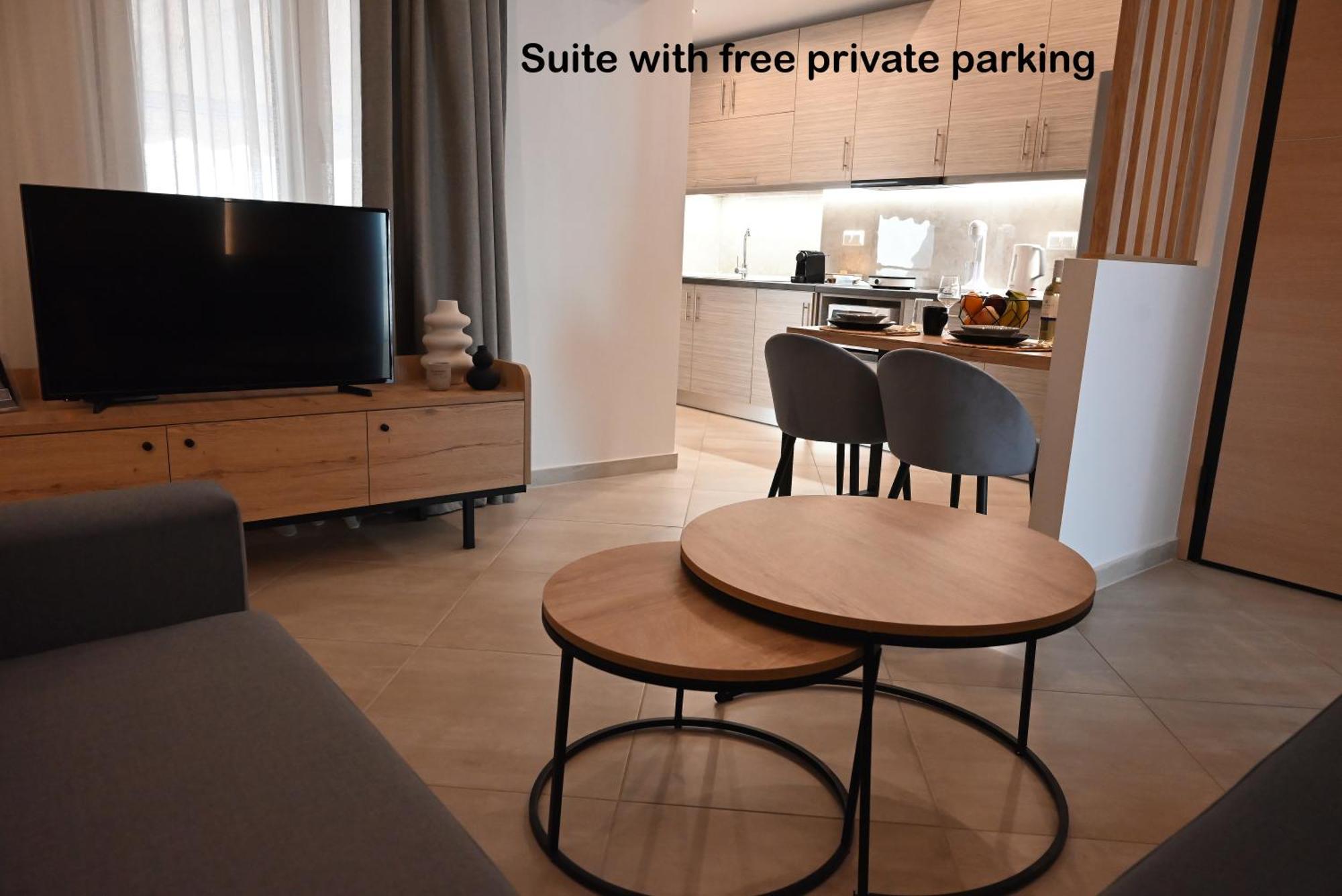 Mouson Luxury Suite With Free Private Parking Kavála Exterior photo