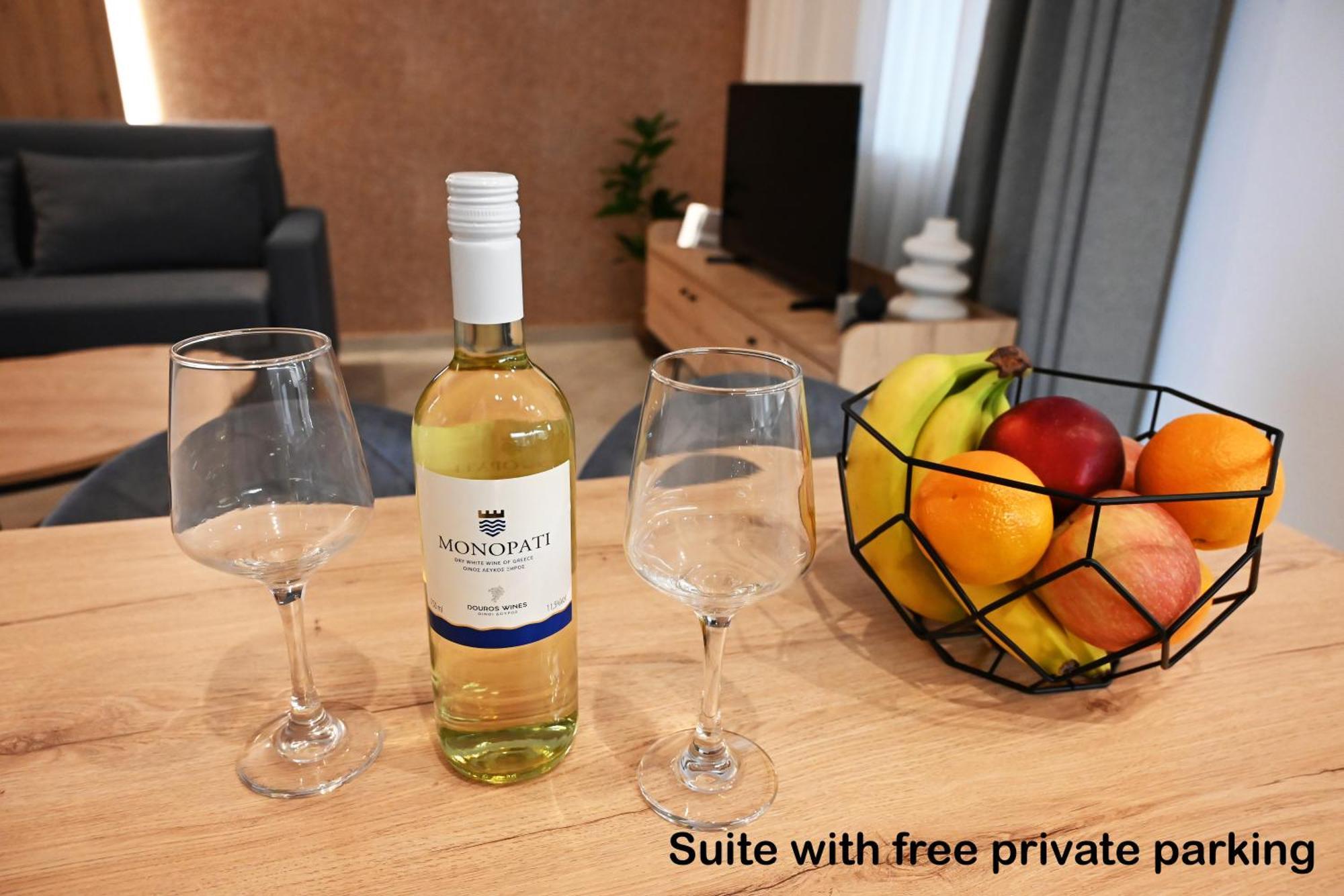 Mouson Luxury Suite With Free Private Parking Kavála Exterior photo
